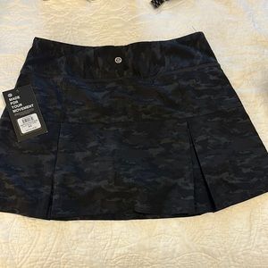 Etonic athletic skirt NWT